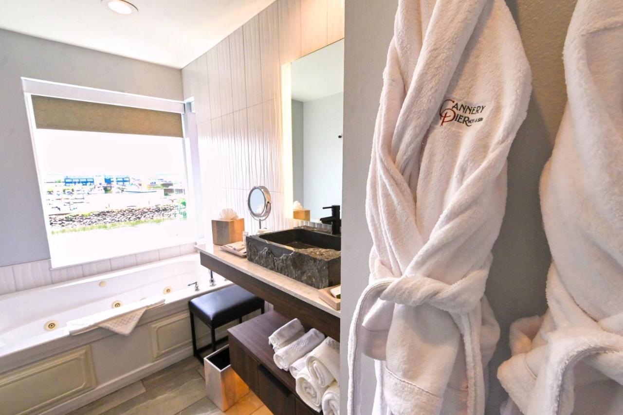 Cannery Pier Hotel & Spa Astoria Dış mekan fotoğraf